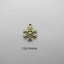 2 pcs Snowflake Pendants Stainless Steel