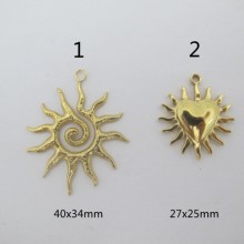 5 Pcs Pendentifs Soleil Divers en Acier Inoxydable